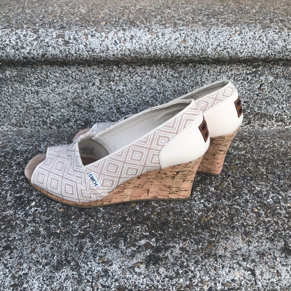 Tom’s Classic Wedge Sandal- worn once! Size 9.5